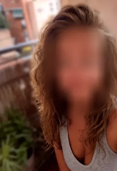 Andrea, 40